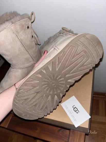 UGG svetlo roze čizme