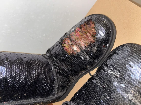 UGG crne šljokičave čizme