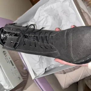 AFRICA prevrnuta koža bajkerke