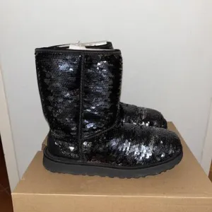 UGG crne šljokičave čizme