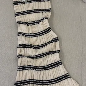 HM trikotažna suknja