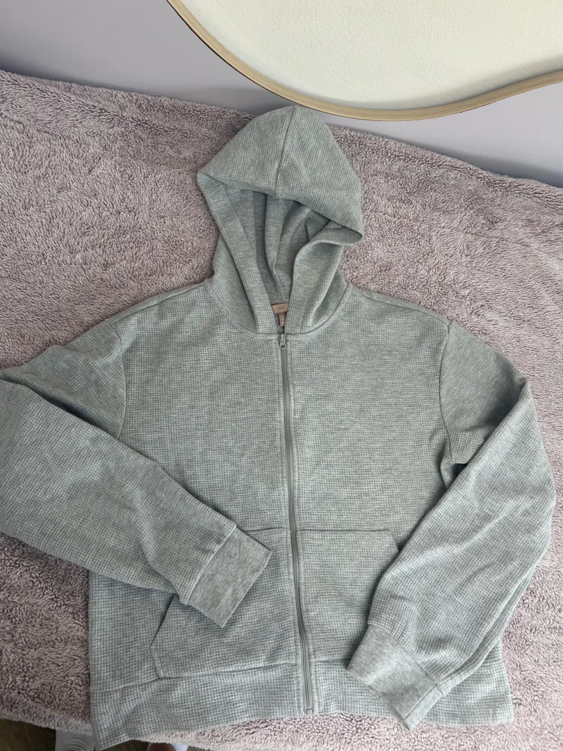 H&M ženski duks