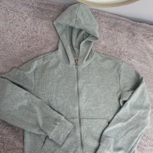 H&M ženski duks