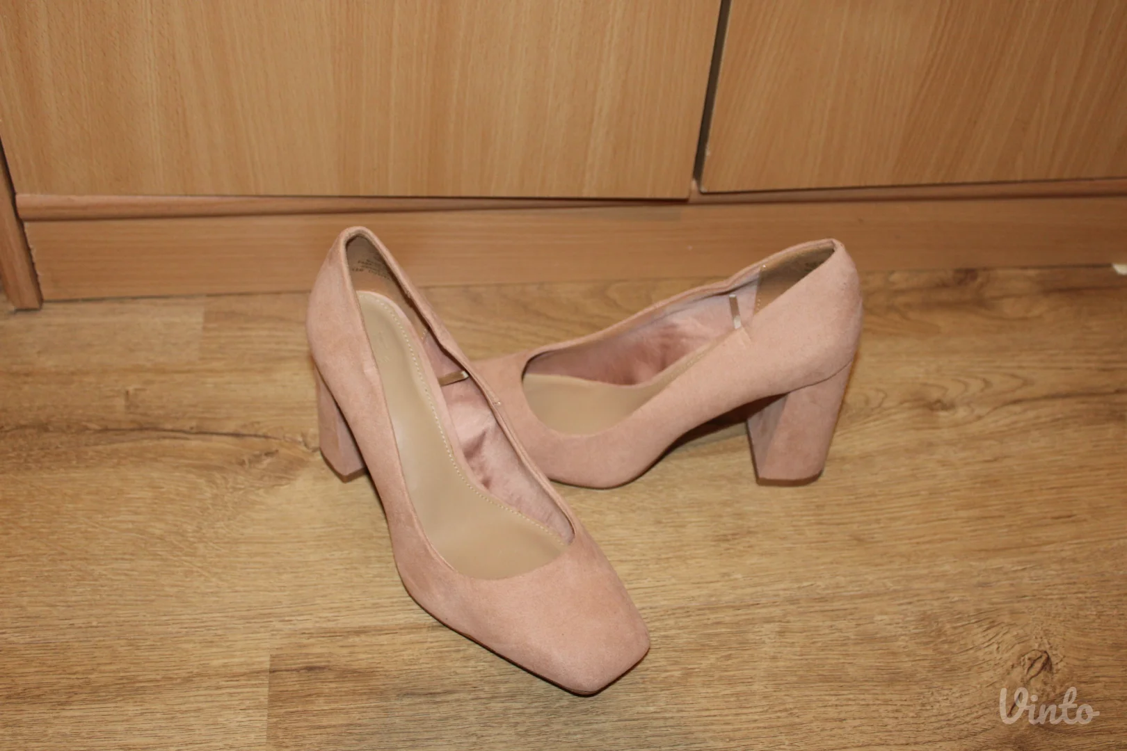 Puder roze H&M štikle - udobne i moderne!