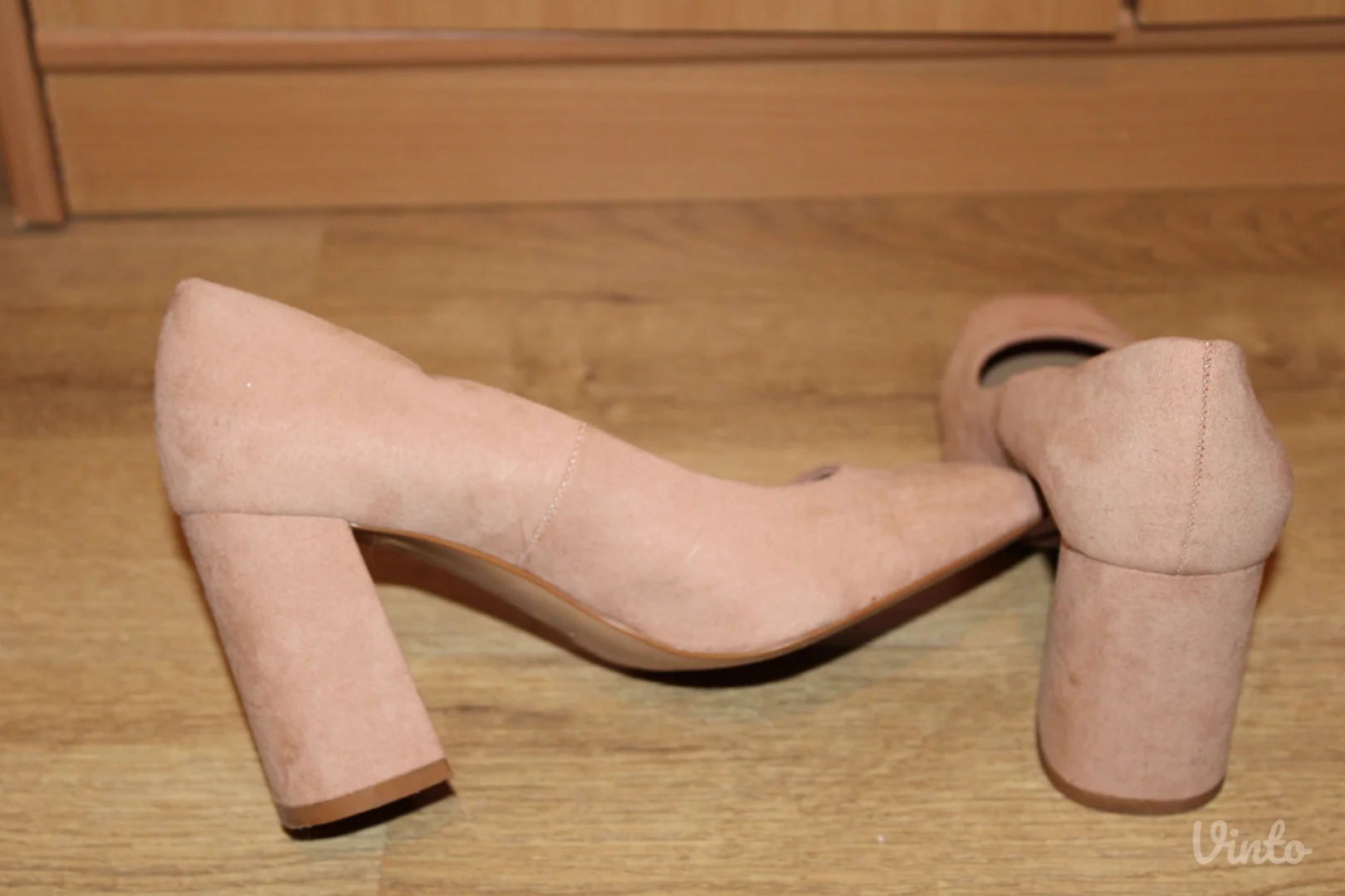 Puder roze H&M štikle - udobne i moderne!