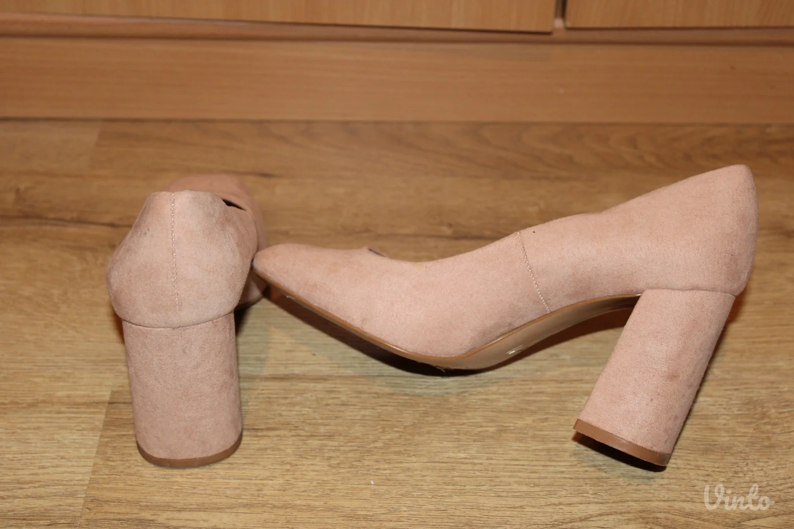 Puder roze H&M štikle - udobne i moderne!