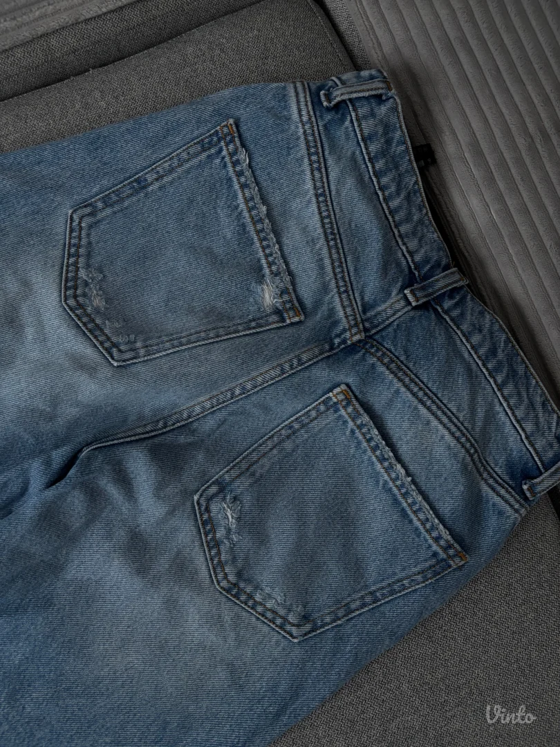 Zara pocepane farmerke