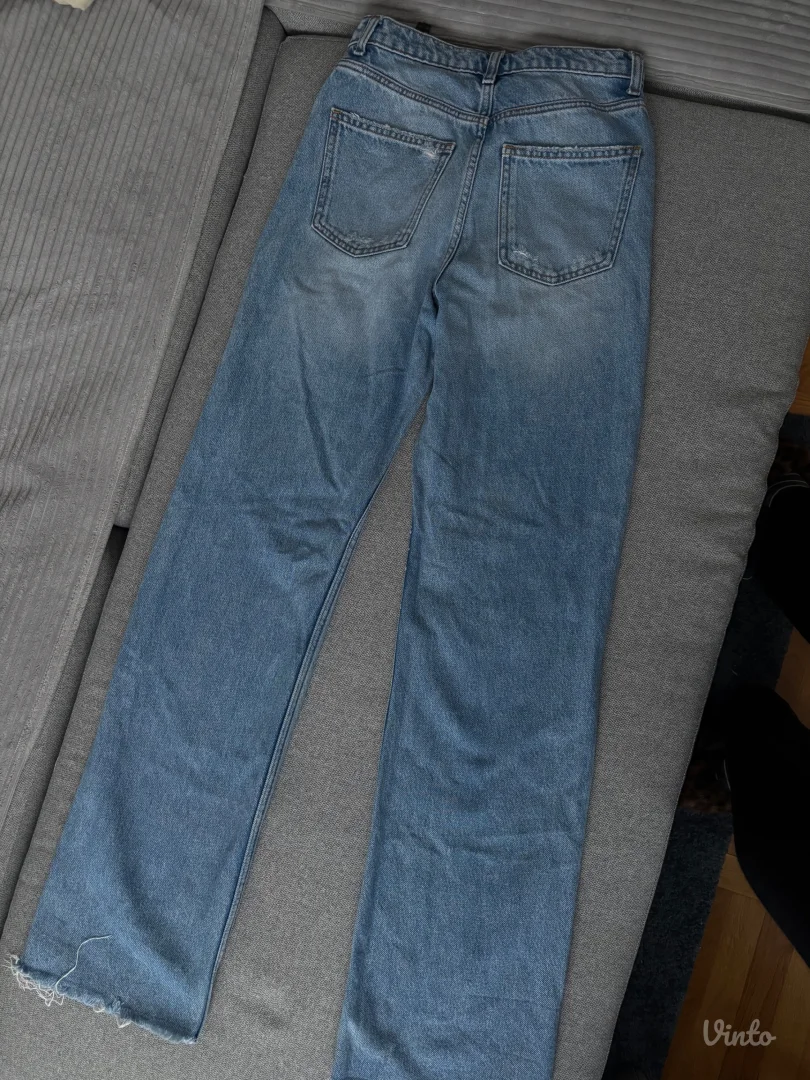 Zara pocepane farmerke