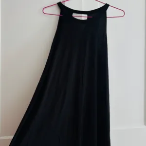 Pull&Bear crna haljina