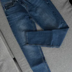 Uske teksas farmerice