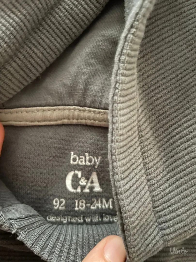 Duks sa kapuljačom za bebu