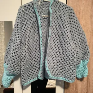 Rucno pravljen dzemper