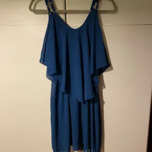 Plava ženska haljina