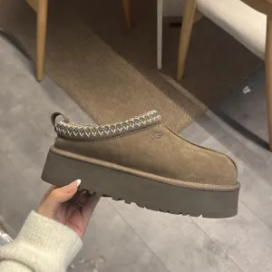 Ugg Taz