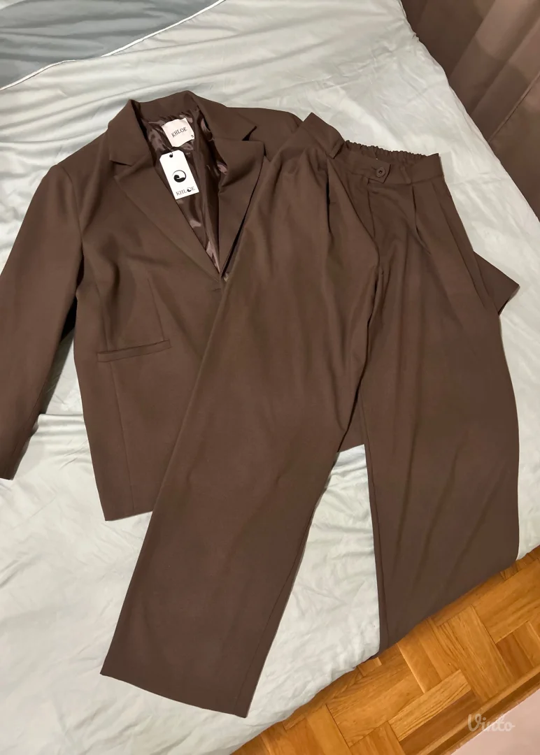 Sako i pantalone Novo