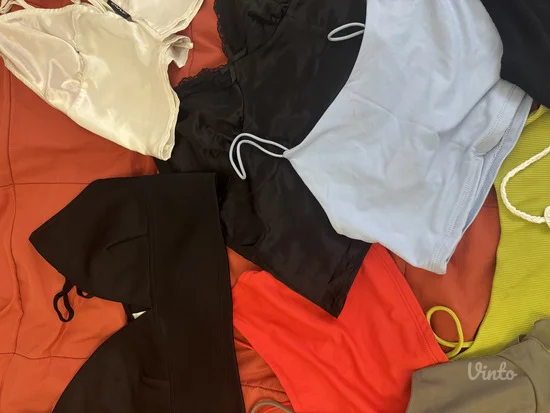 Zara i Bershka majice