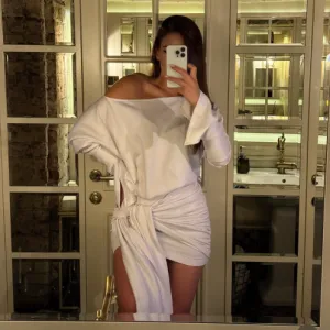 Bela haljina na vezivanje