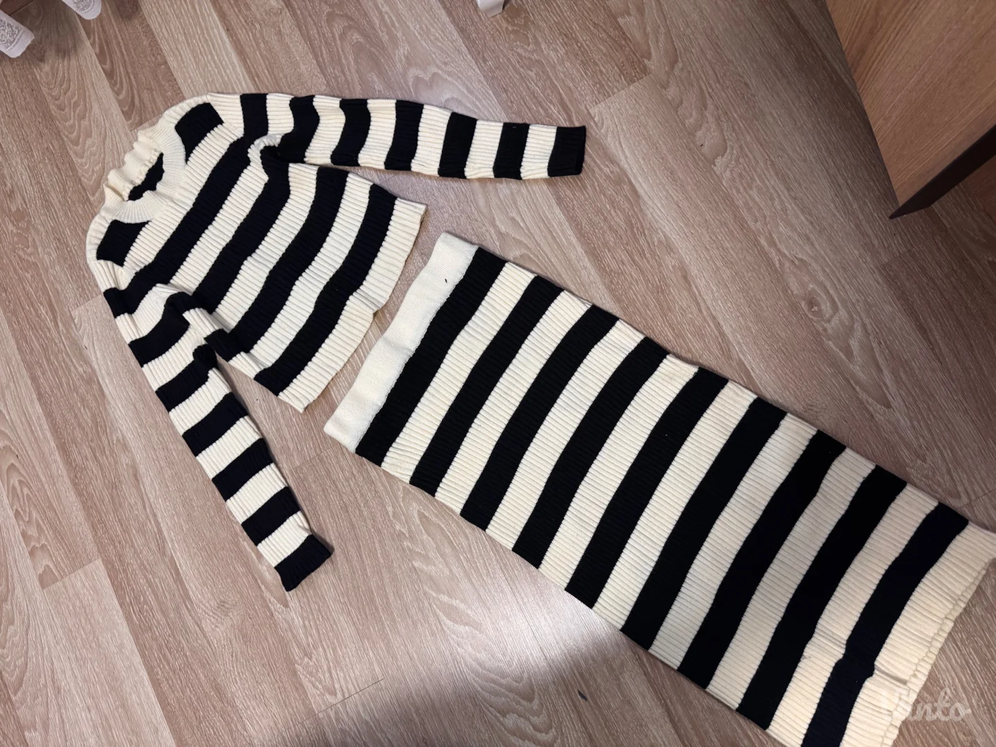 Trikotazni Komplet suknja i bluza