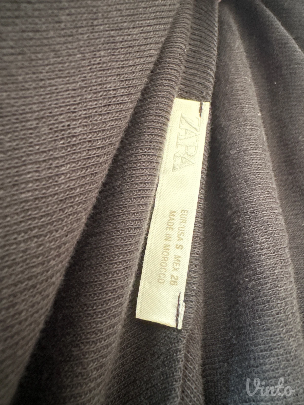 Crna Zara off-shoulder majica