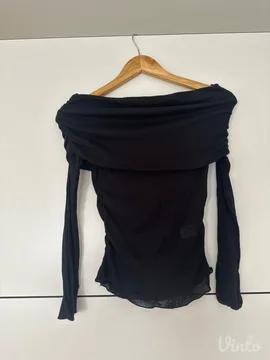 Crna Zara off-shoulder majica