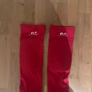 Mcdavid stitnici za kolena