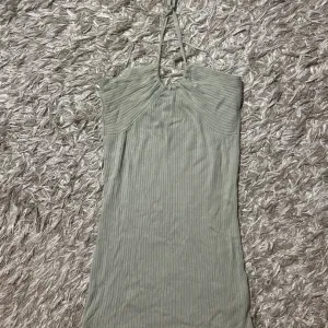 zelena mini haljina m