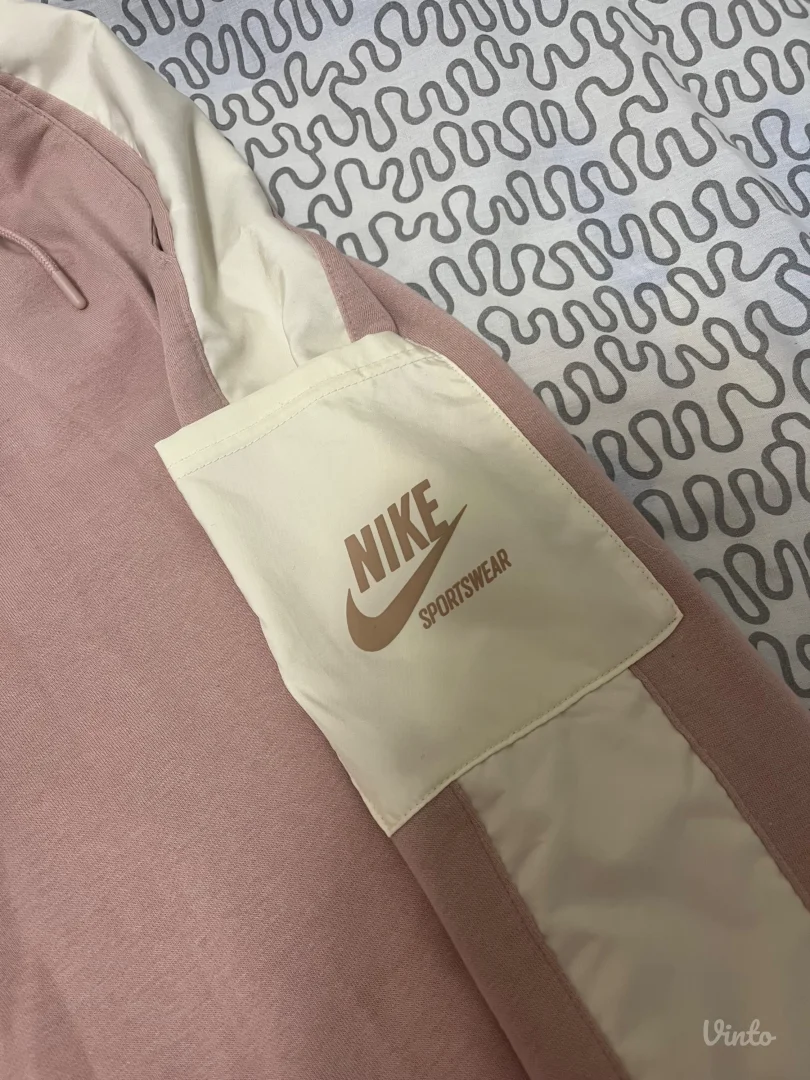 Nike donji deo trenerke