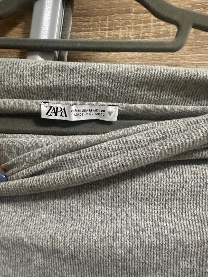 Zara majica golih ramena