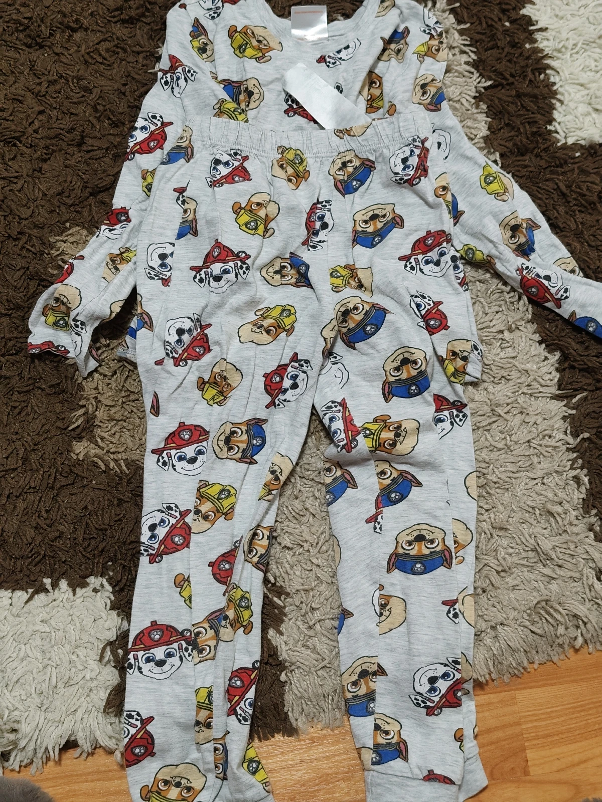 Paket dečije garderobe 5–6 godina – 15 komada