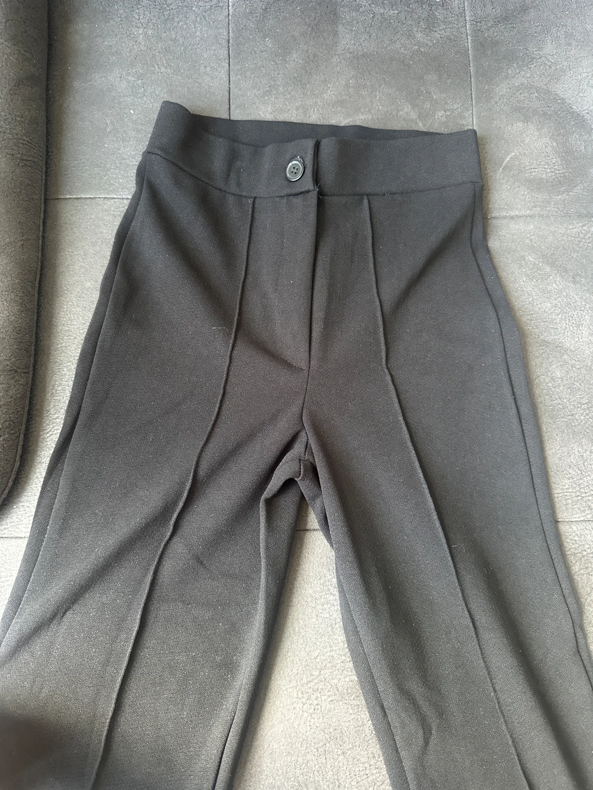 Crne pantalone