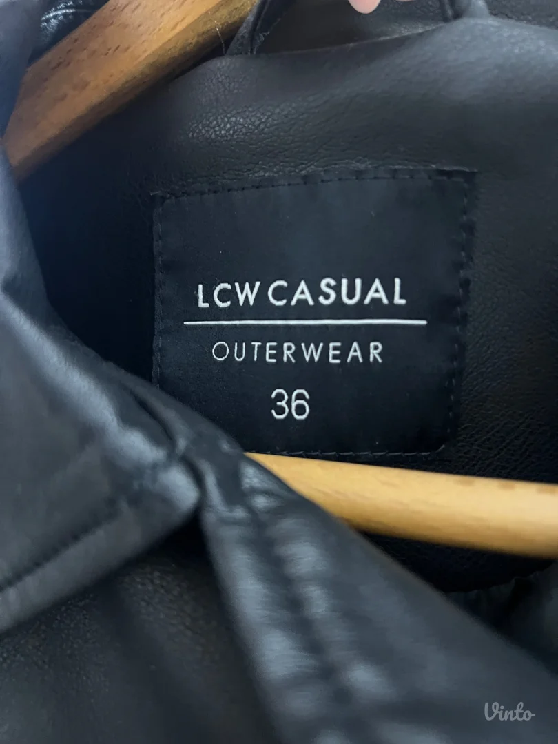 Kratka kožna jakna sa puf rukavima