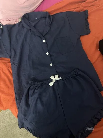 Letnja pidžama sa karnerima