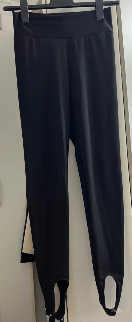 Crne helanke sa stopom