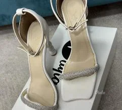 Bele elegantne sandale