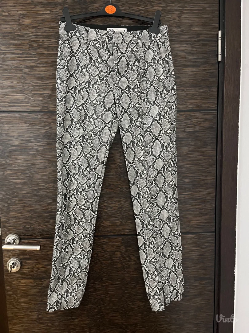 Zara kozne pantalone🩶🤍🩶