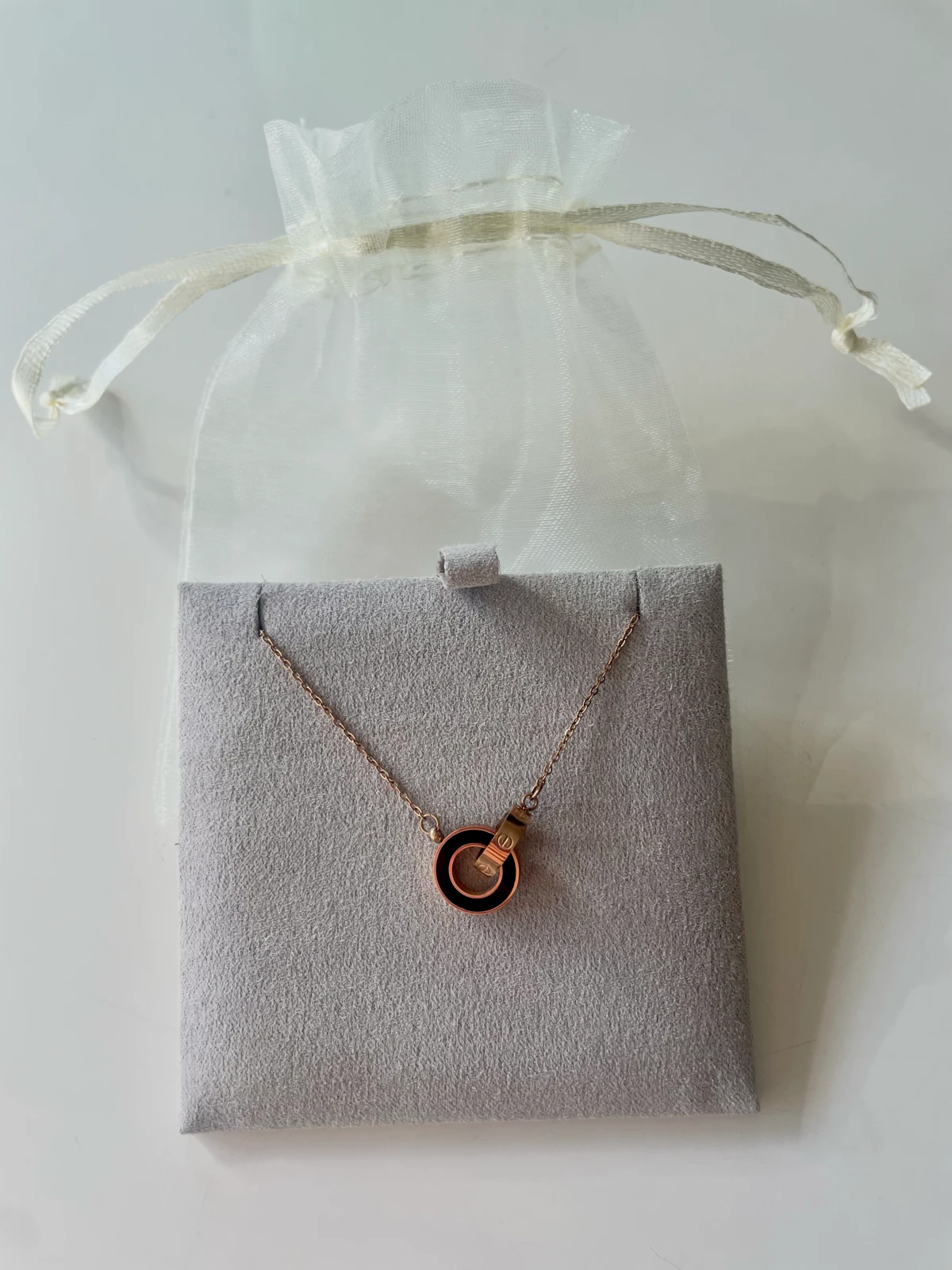 Rose gold ogrlica