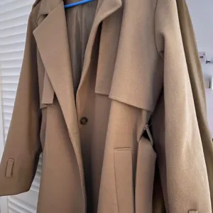 Ženski kaput bež/braon