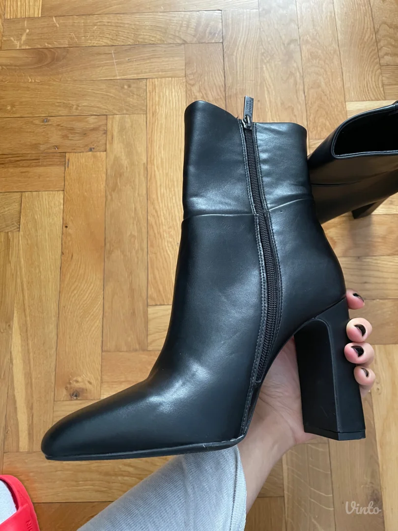 Steve Madden Crne čizme na štiklu