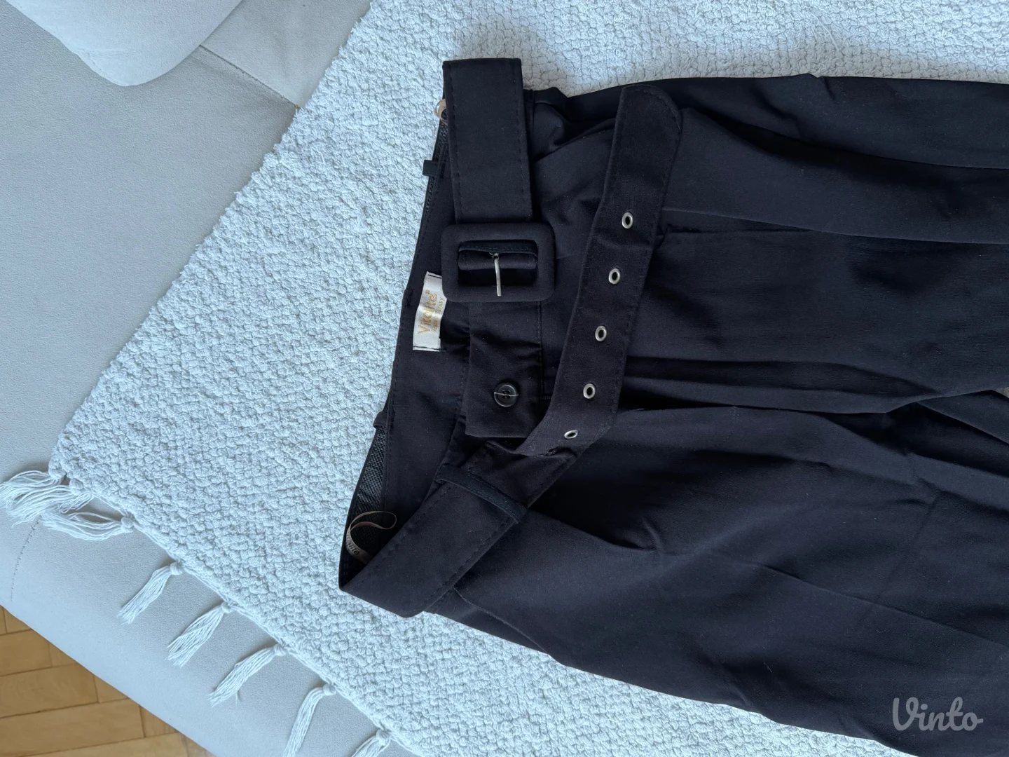 Crne cigaret pantalone