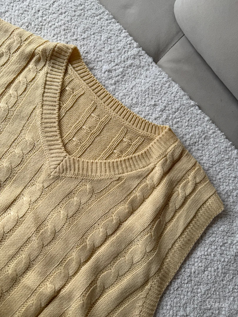 Dzemper sa V izrezom