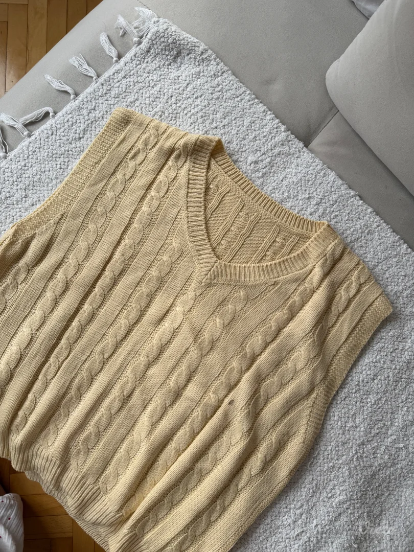 Dzemper sa V izrezom