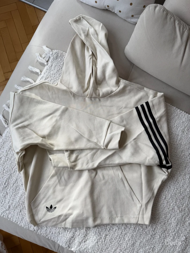 Adidas crop top duks sa kapuljacom