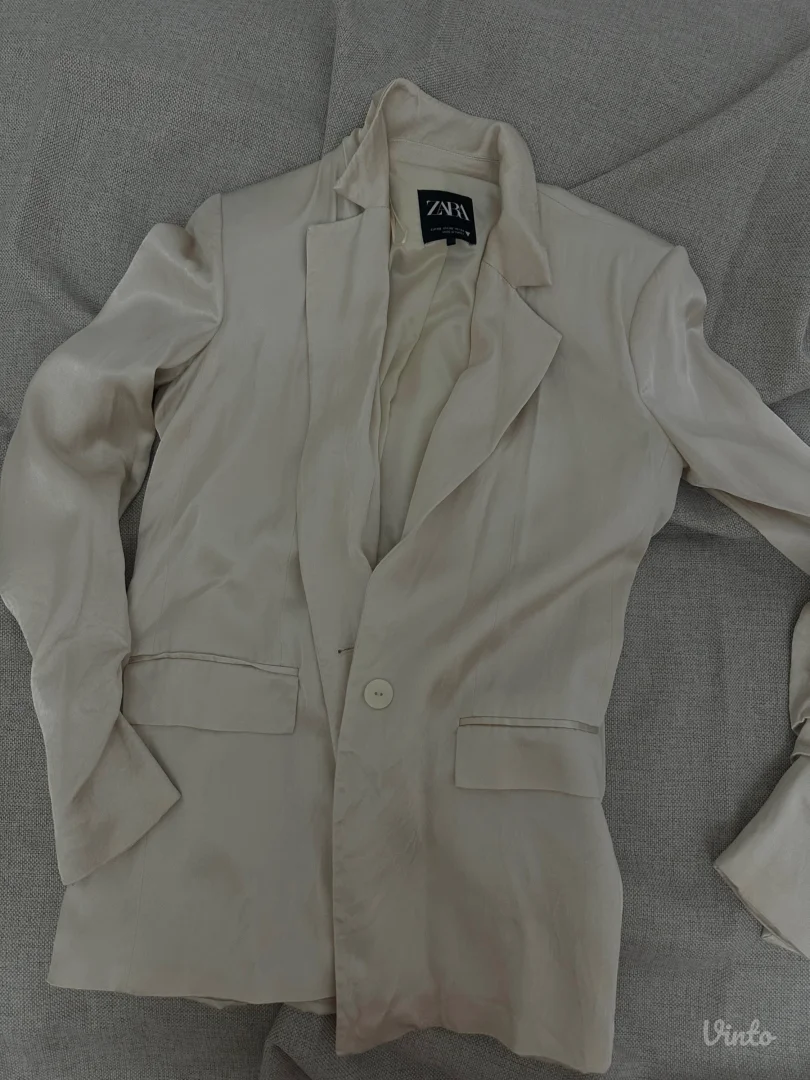Zara odelo