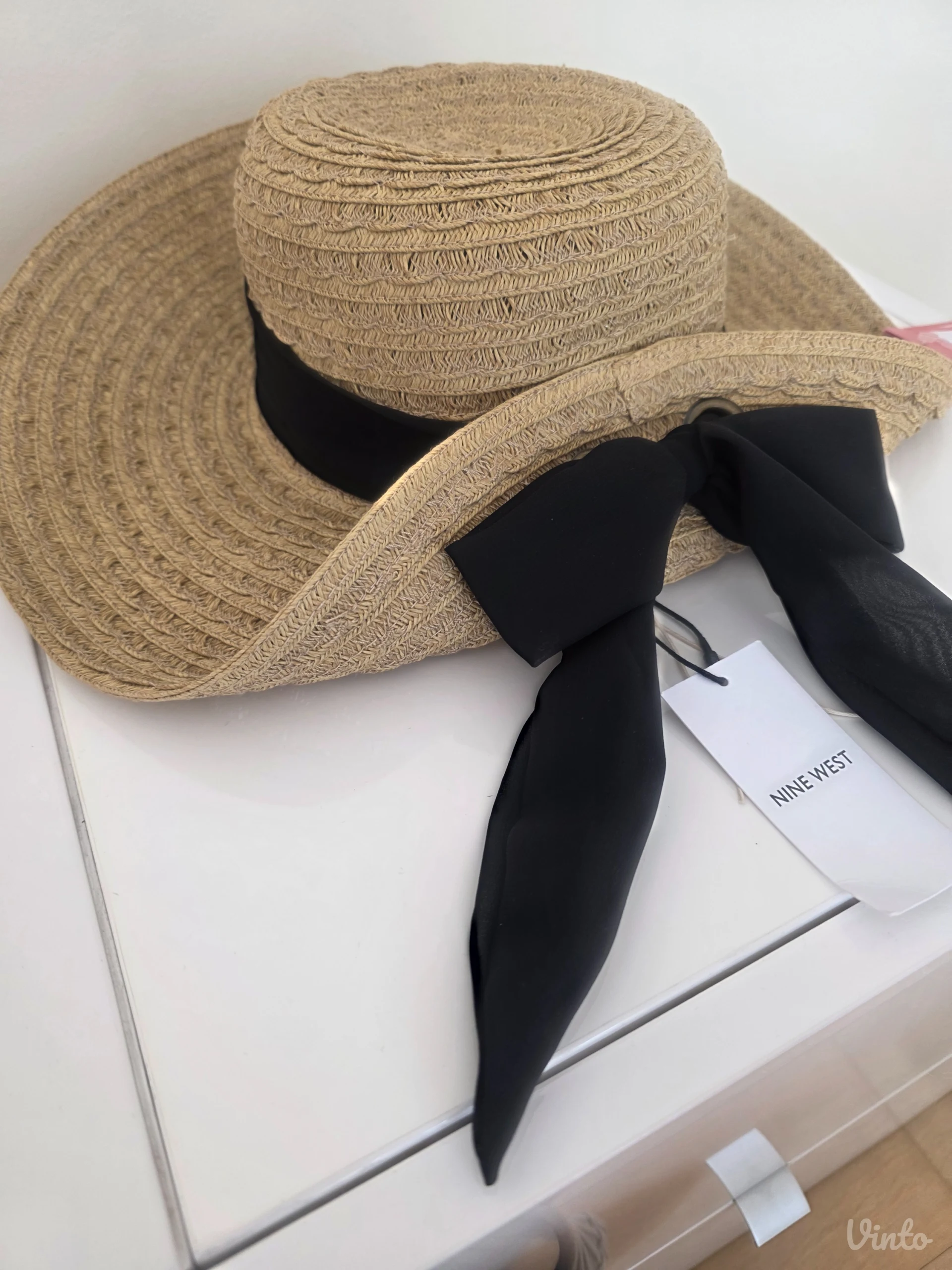 Šešir NINE WEST NOVO