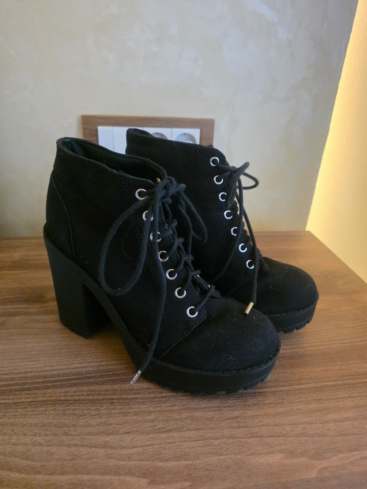 H&M čizmice