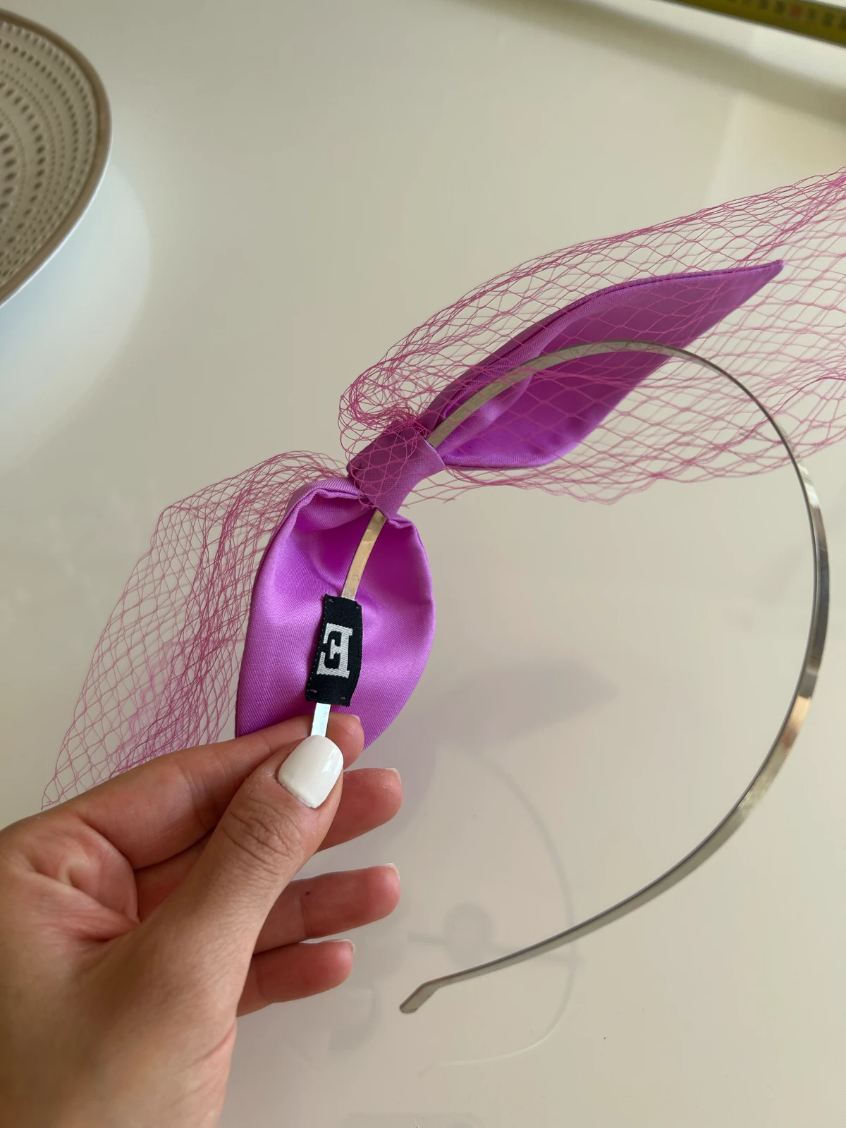 ERCEGOVAC fascinator u fuksija/magenta boji - NOVO