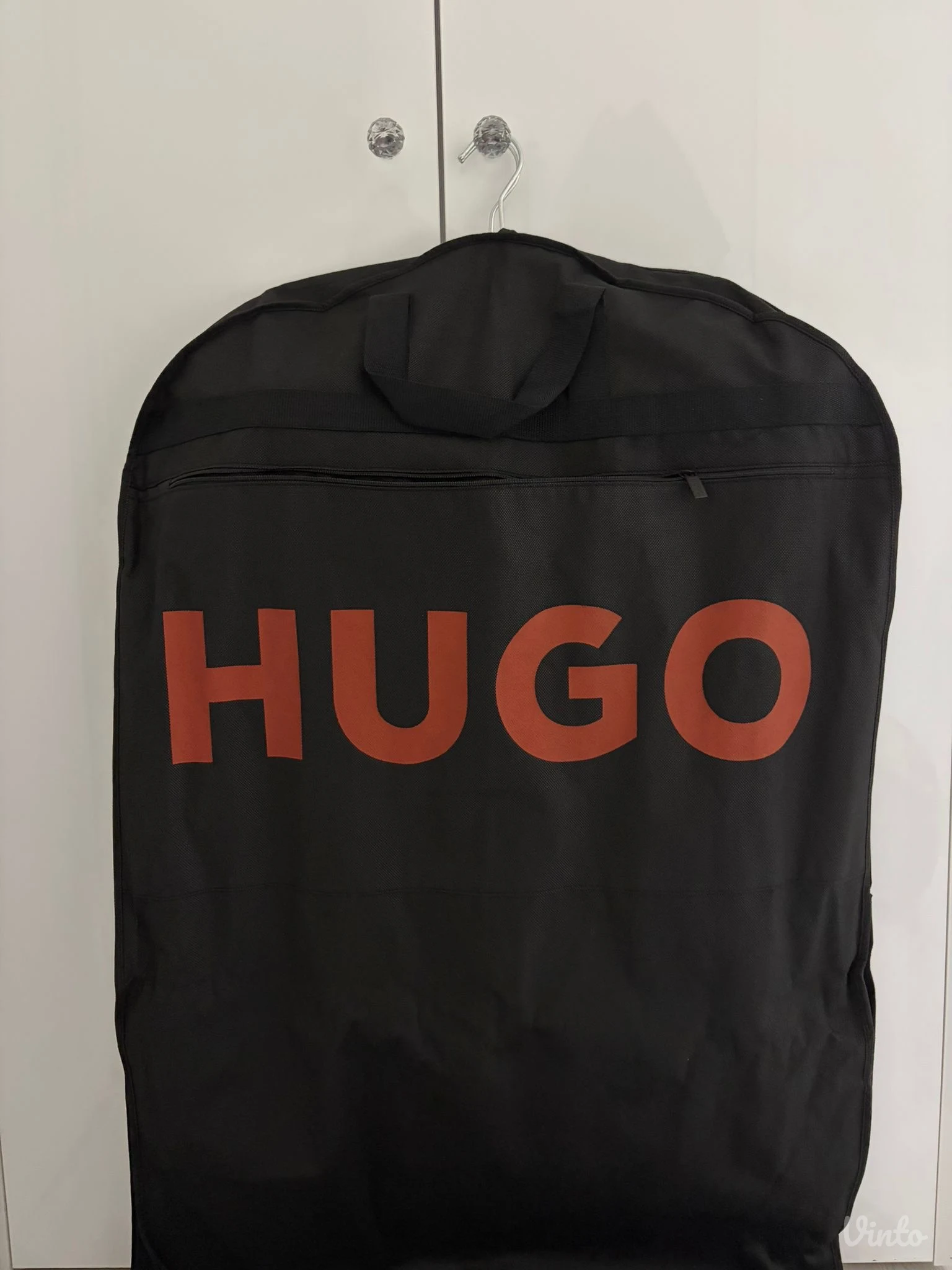 Hugo-muško odelo