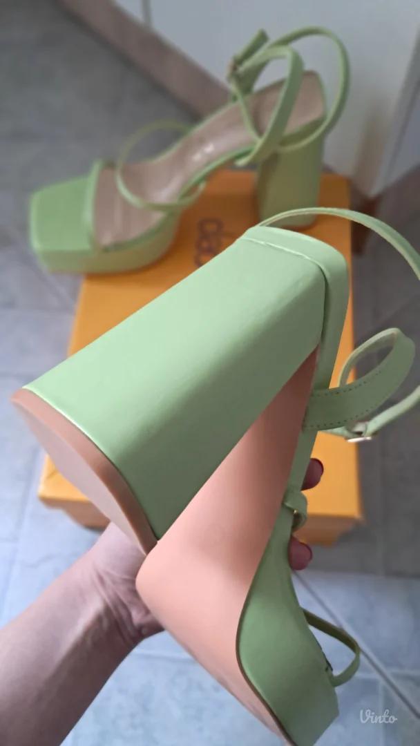 Zelene sandale na štiklu sa kožnom postavom br. 39 - NENOŠENE