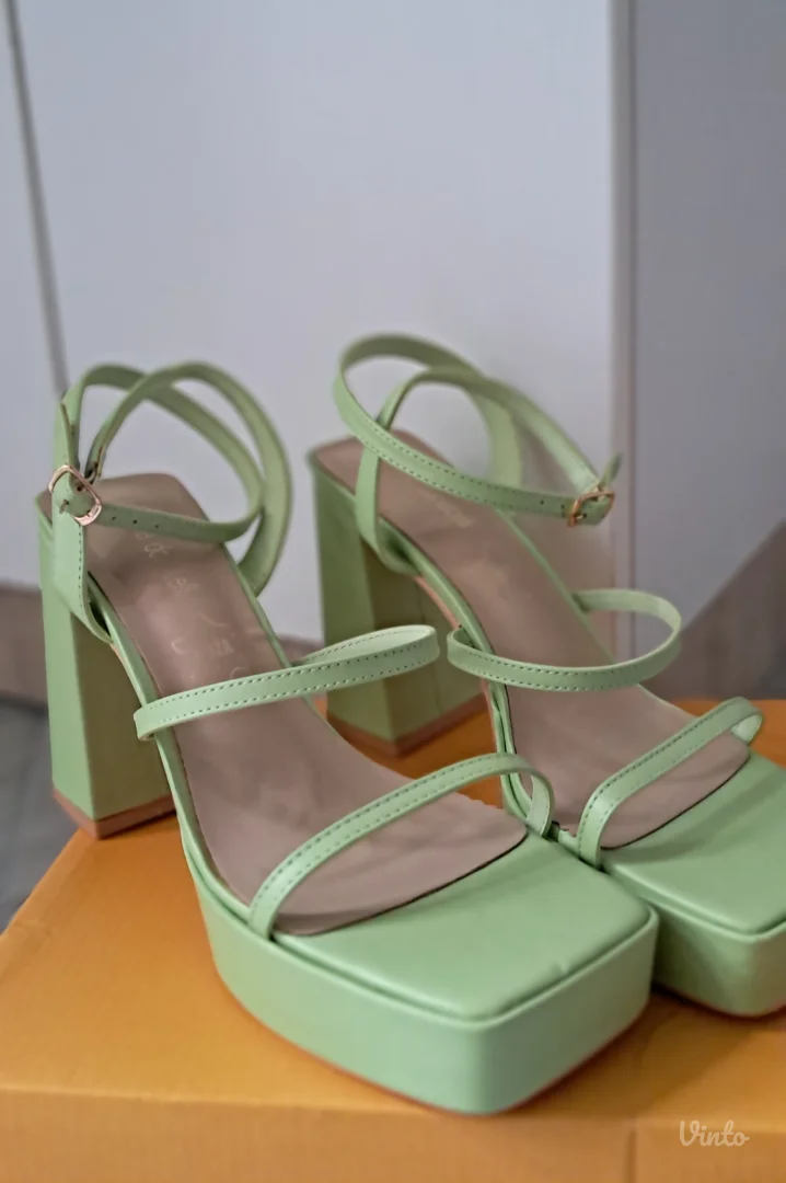 Zelene sandale na štiklu sa kožnom postavom br. 39 - NENOŠENE