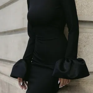 Faktory Studios elegantna duga crna haljina S/M